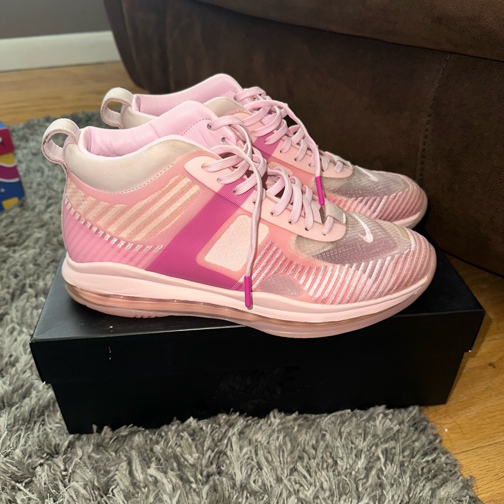 Size 8.5 - Nike John Elliott x LeBron James  Icon Tulip Pink